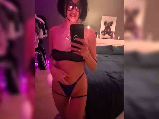 LolaAlex webcam