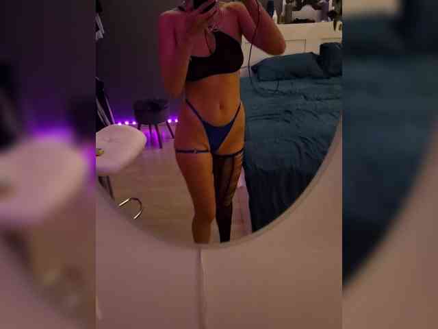LolaAlex webcam