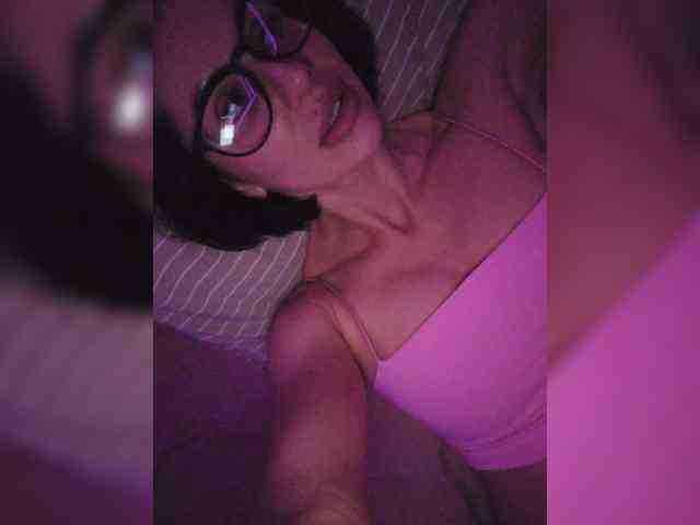 online chatting LolaLee