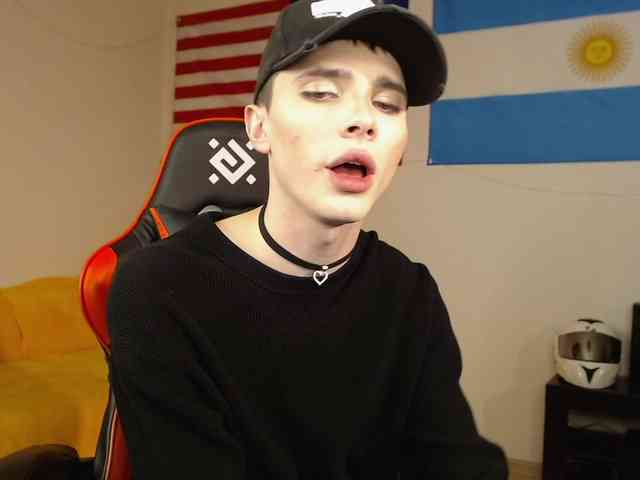 danny-noir Live Webcam on {site_name}