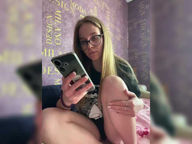 Milana22a's BongaCams show and profile
