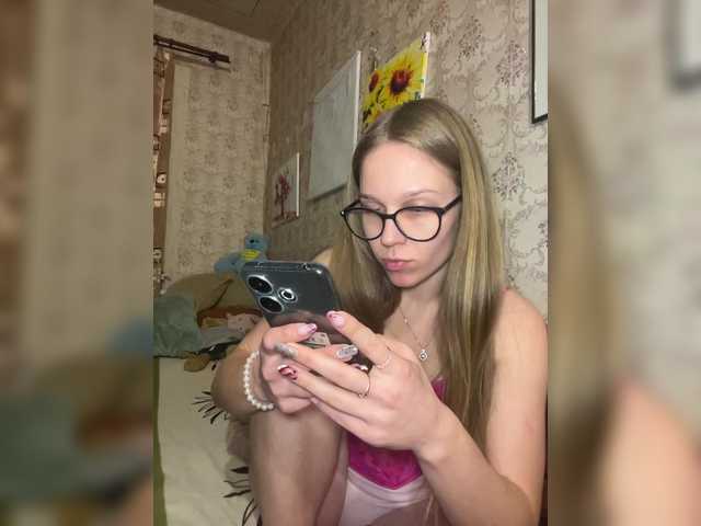 Milana22a's BongaCams show and profile