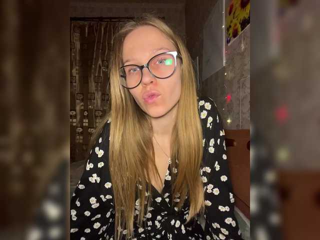 Milana22a's BongaCams show and profile