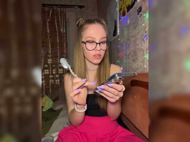 Milana22a's BongaCams show and profile