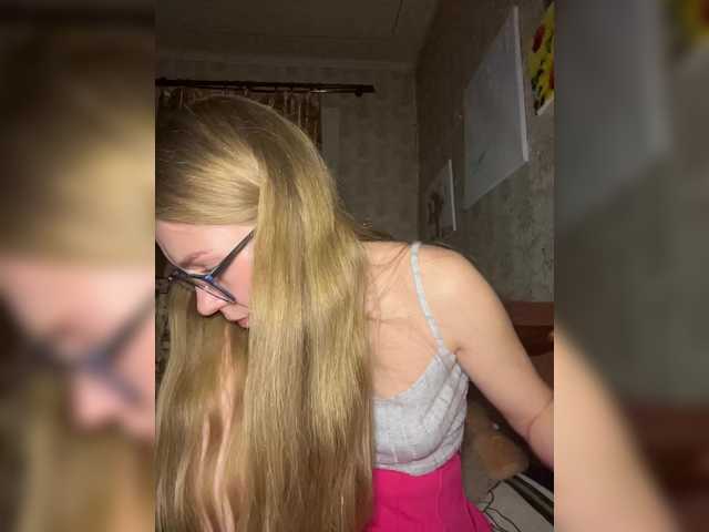 Milana22a's BongaCams show and profile