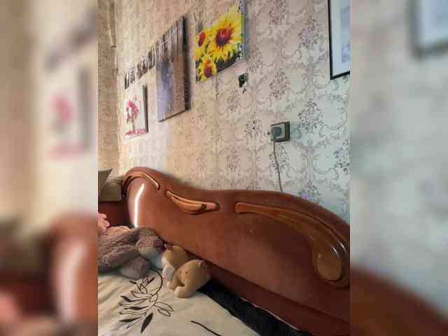 Milana22a webcam