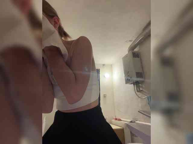 Milana22a webcam