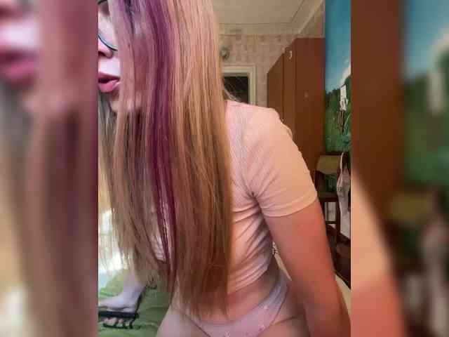 Milana22a webcam