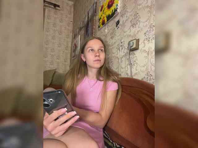 Milana22a webcam