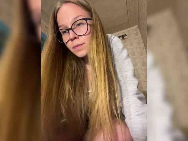 Milana22a webcam