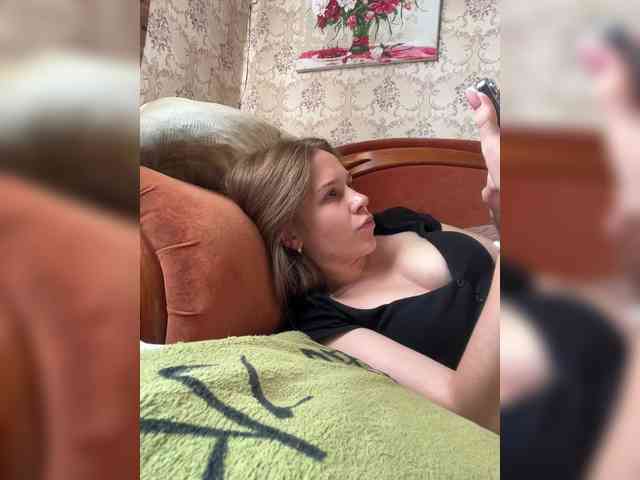 Milana22a webcam