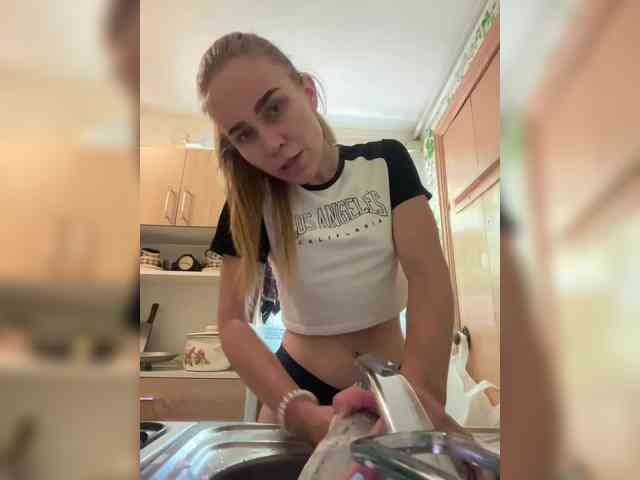 Milana22a webcam