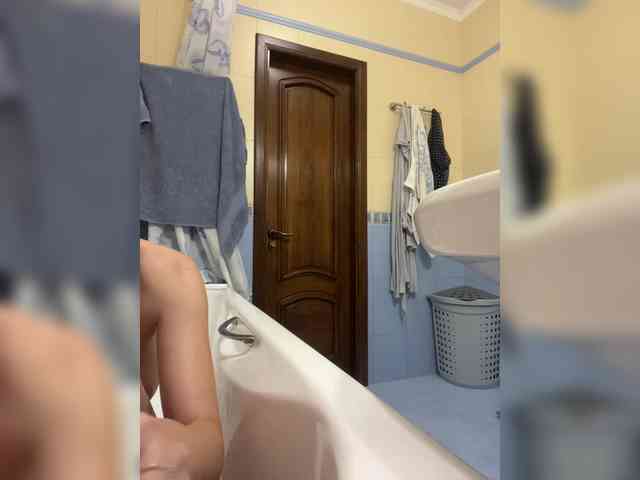 Milana22a webcam