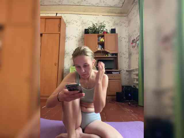 Milana22a webcam