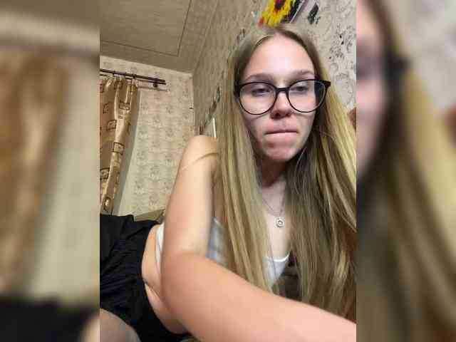 Milana22a webcam