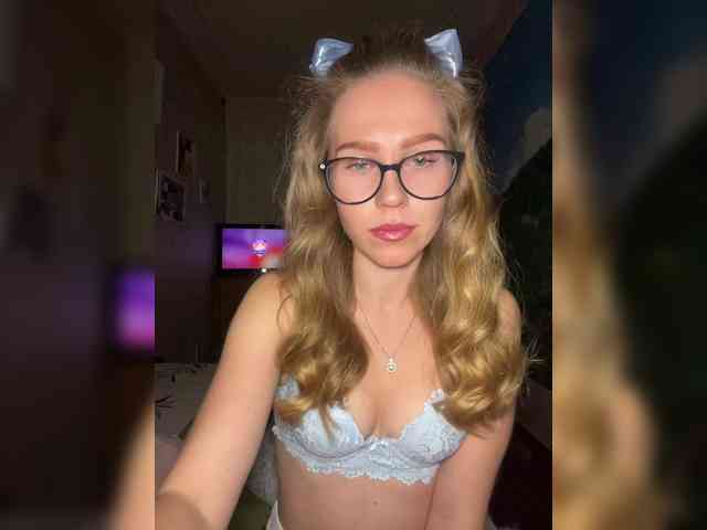 Milana22a webcam