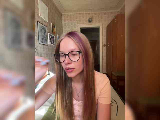 Milana22a webcam
