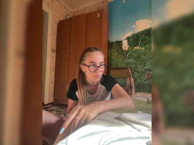 Milana22a webcam