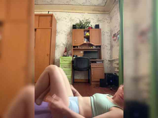 Milana22a webcam