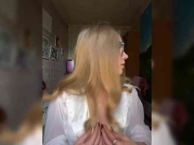 Milana22a webcam