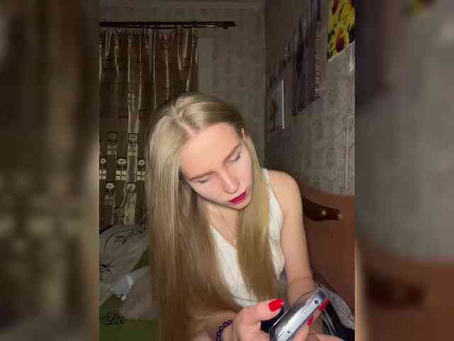 Milana22a webcam