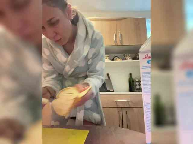 Milana22a webcam