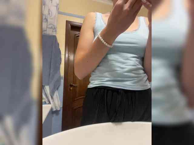 Milana22a webcam
