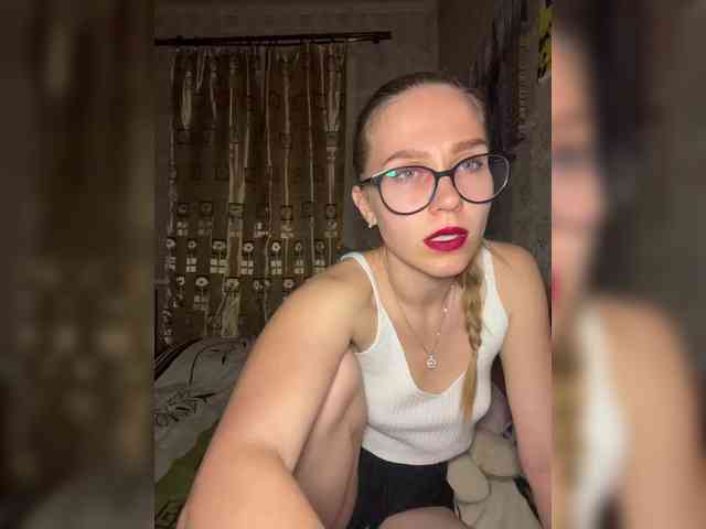 Milana22a webcam