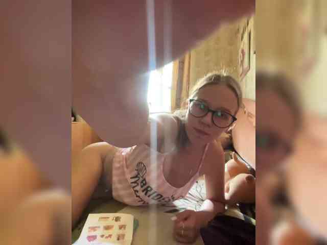 Milana22a webcam
