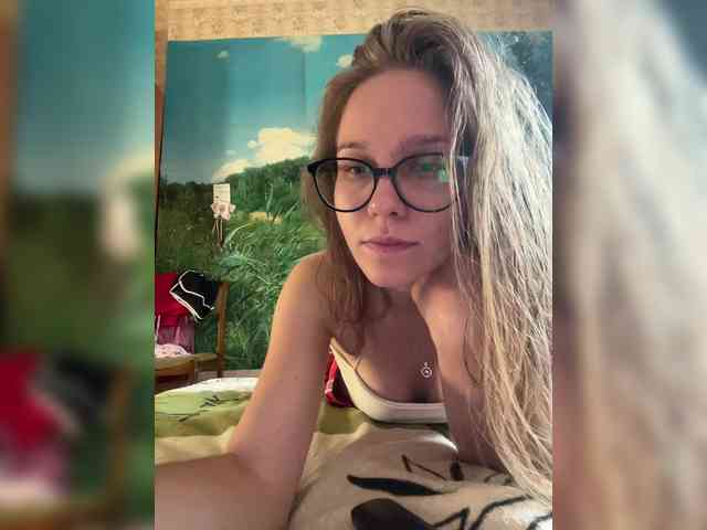 Milana22a webcam