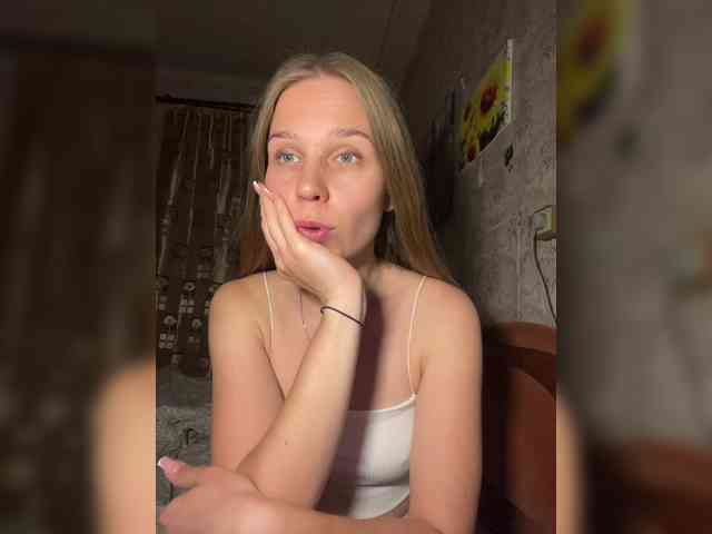 Milana22a webcam