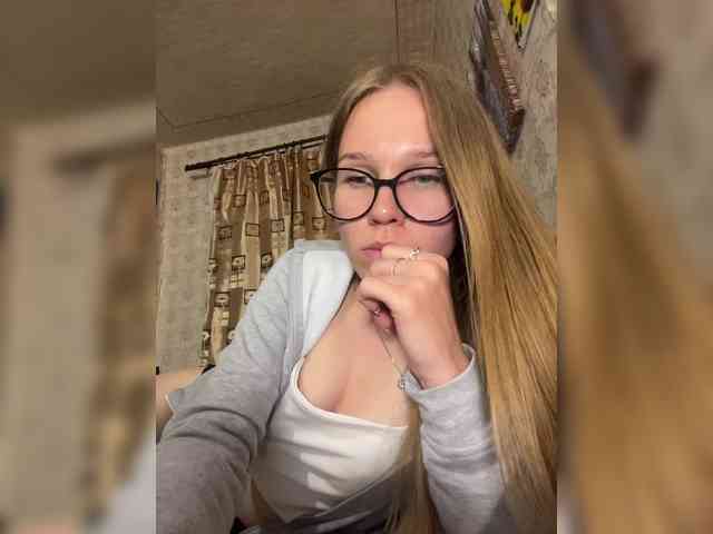 Milana22a webcam