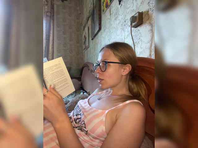 Milana22a webcam