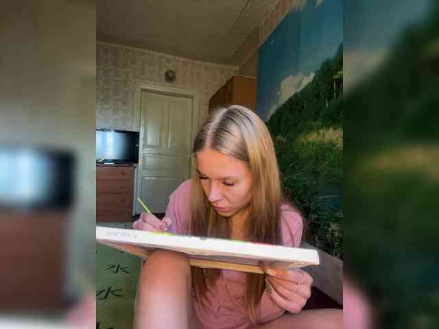 Milana22a webcam