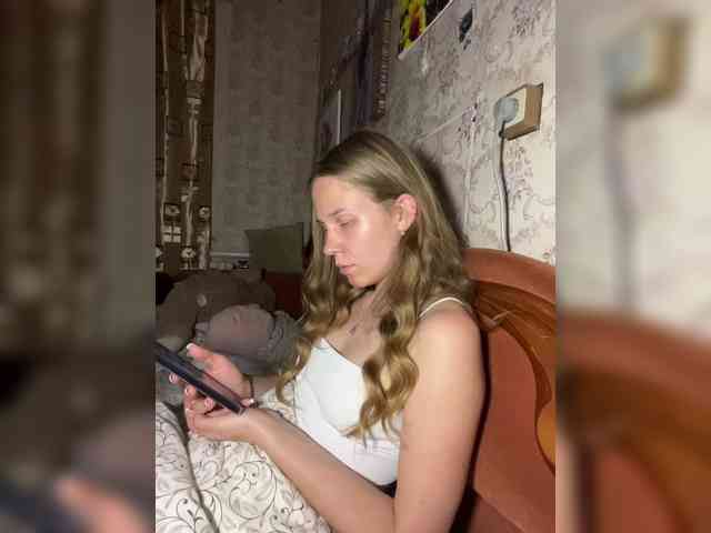 Milana22a webcam
