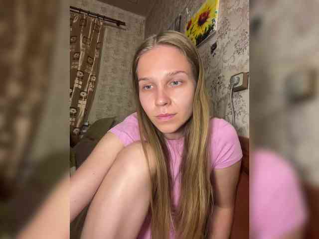 Milana22a webcam