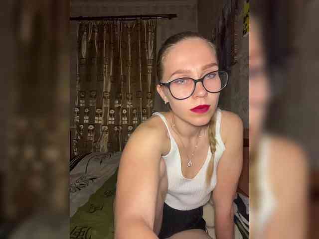 Milana22a webcam