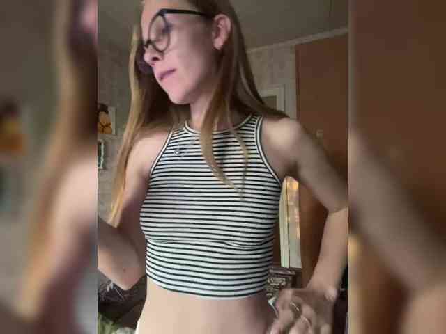 Milana22a webcam