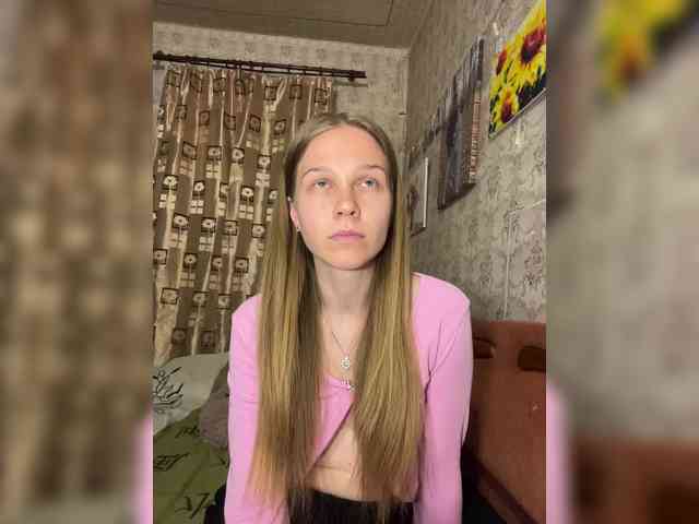 Milana22a webcam