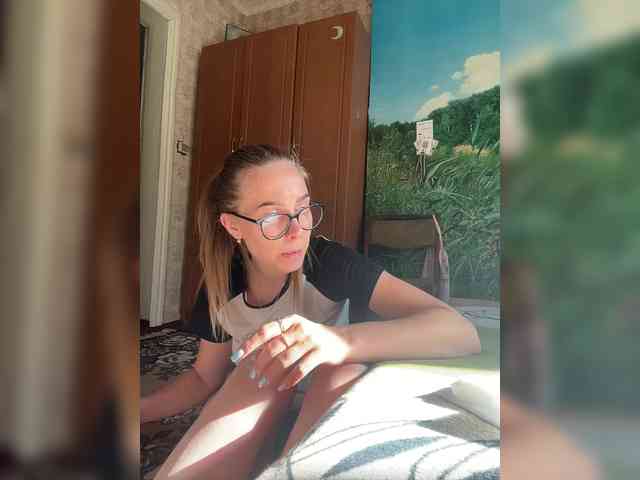 Milana22a webcam