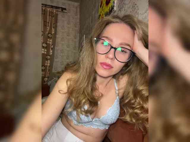 Milana22a webcam