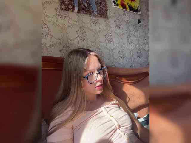 Milana22a webcam