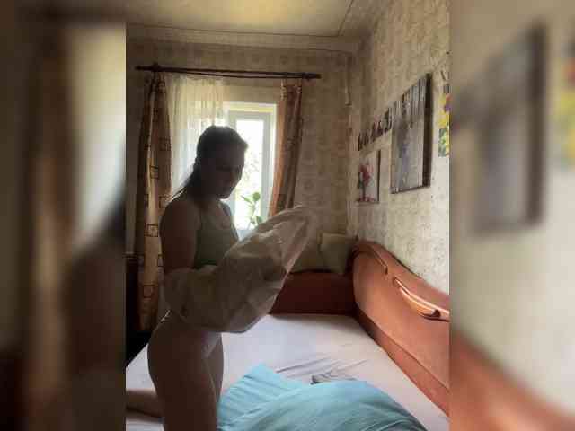 Milana22a webcam