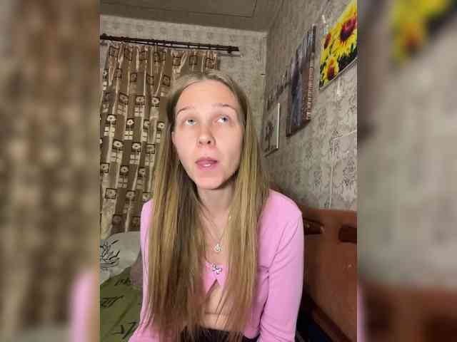 Milana22a webcam
