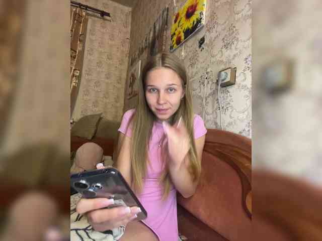 Milana22a webcam