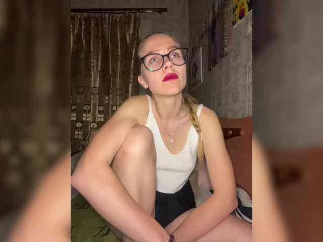 Milana22a webcam