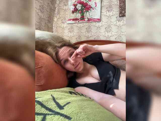 Milana22a webcam