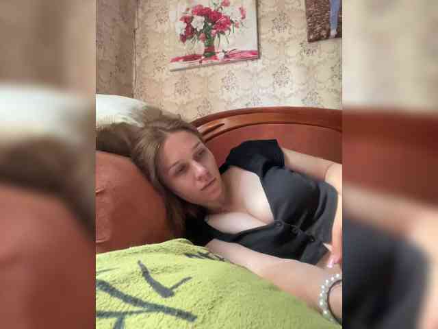 Milana22a webcam