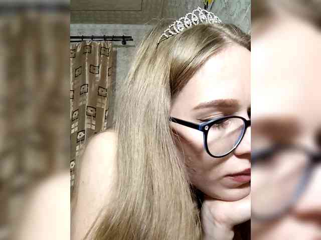 Milana22a webcam