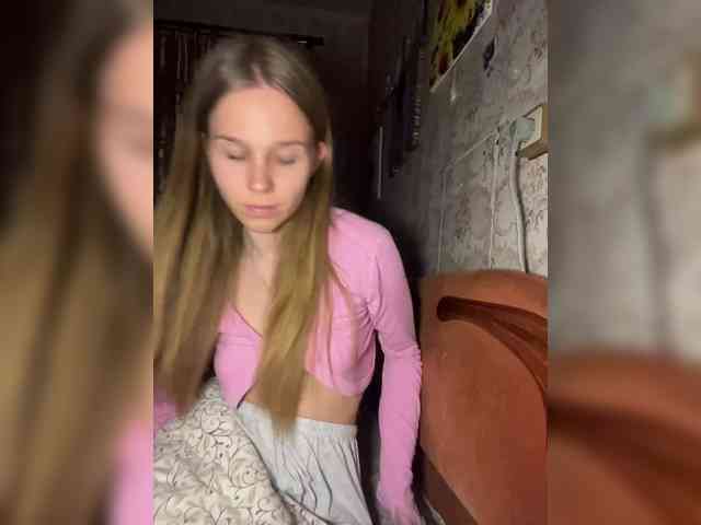 Milana22a webcam